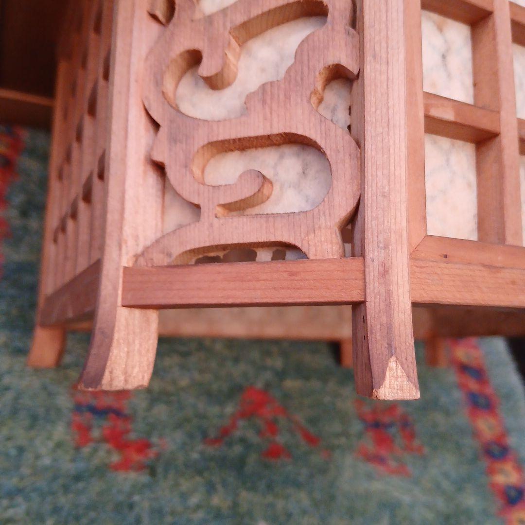 木製の電気の傘