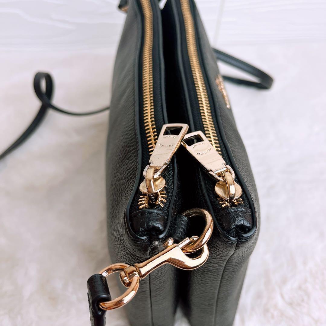 極美品☆COACHコーチ ショルダーカメラバッグ シボ革レザー ブラック大きめ.