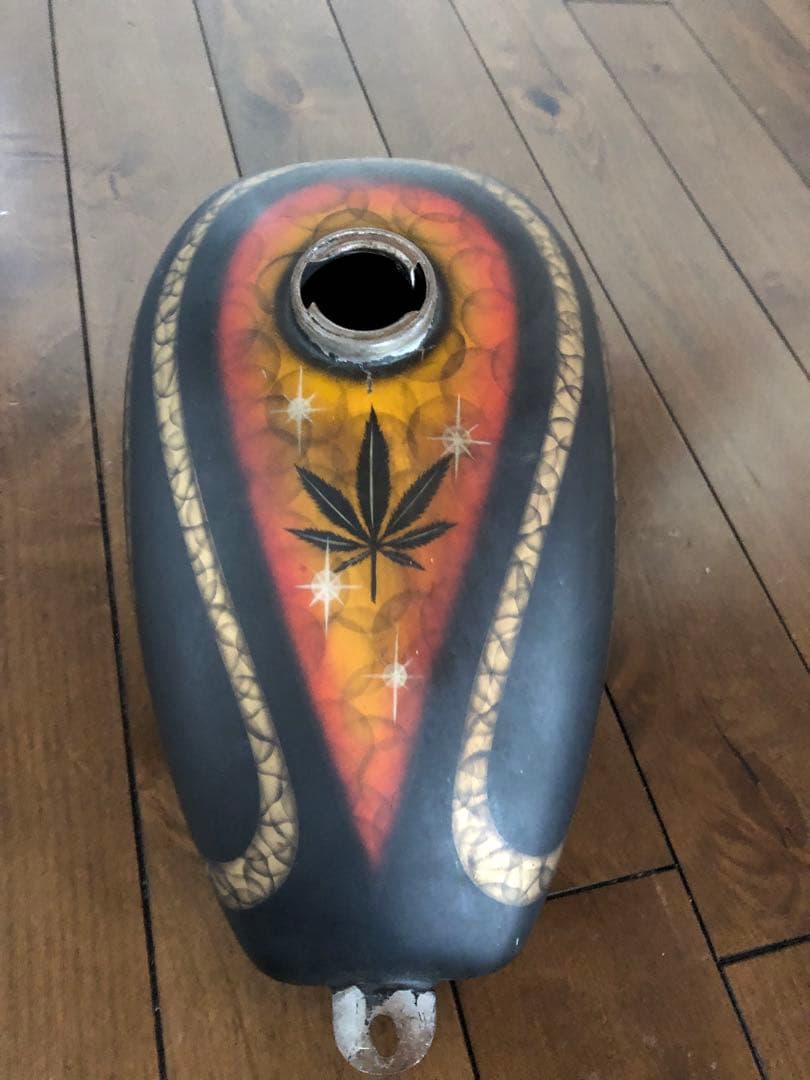 ピーナッツタンク　ショベル／パン／ナックル