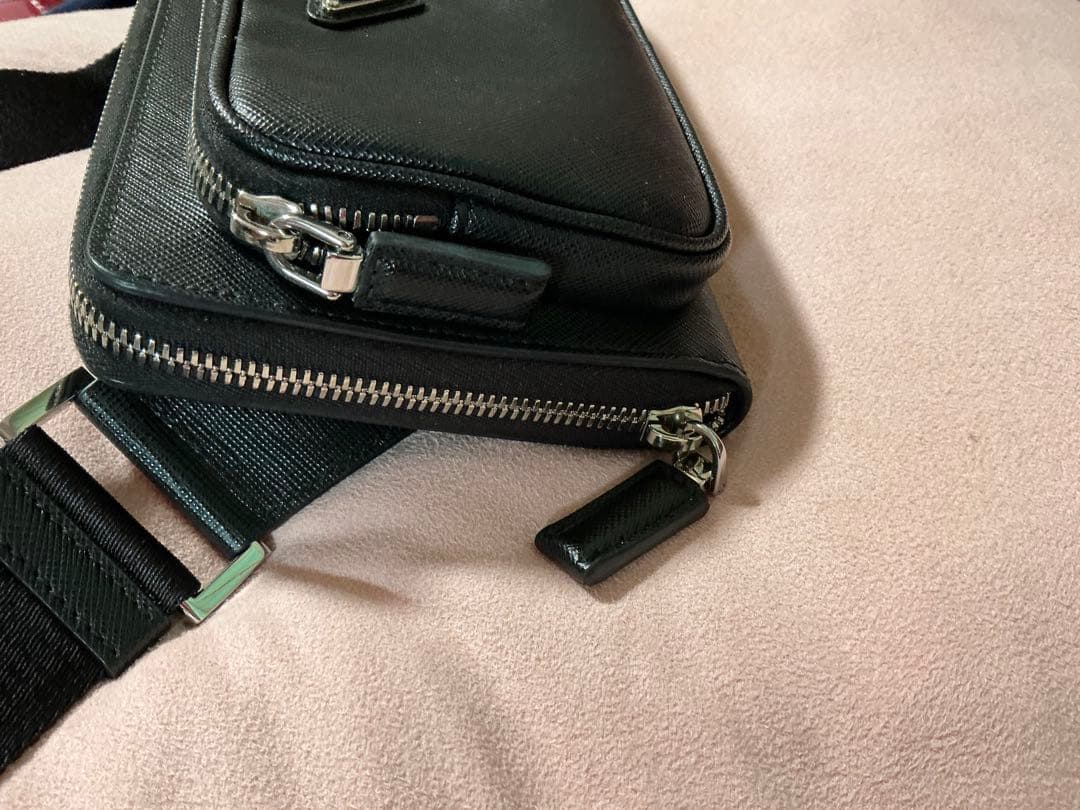 PRADA ブラック ボディウエストポーチ