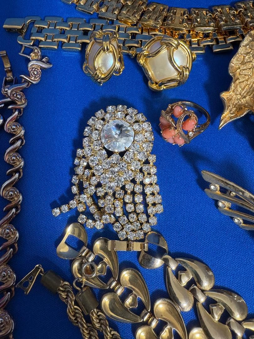 【遺品整理】金色のジュエリーセット