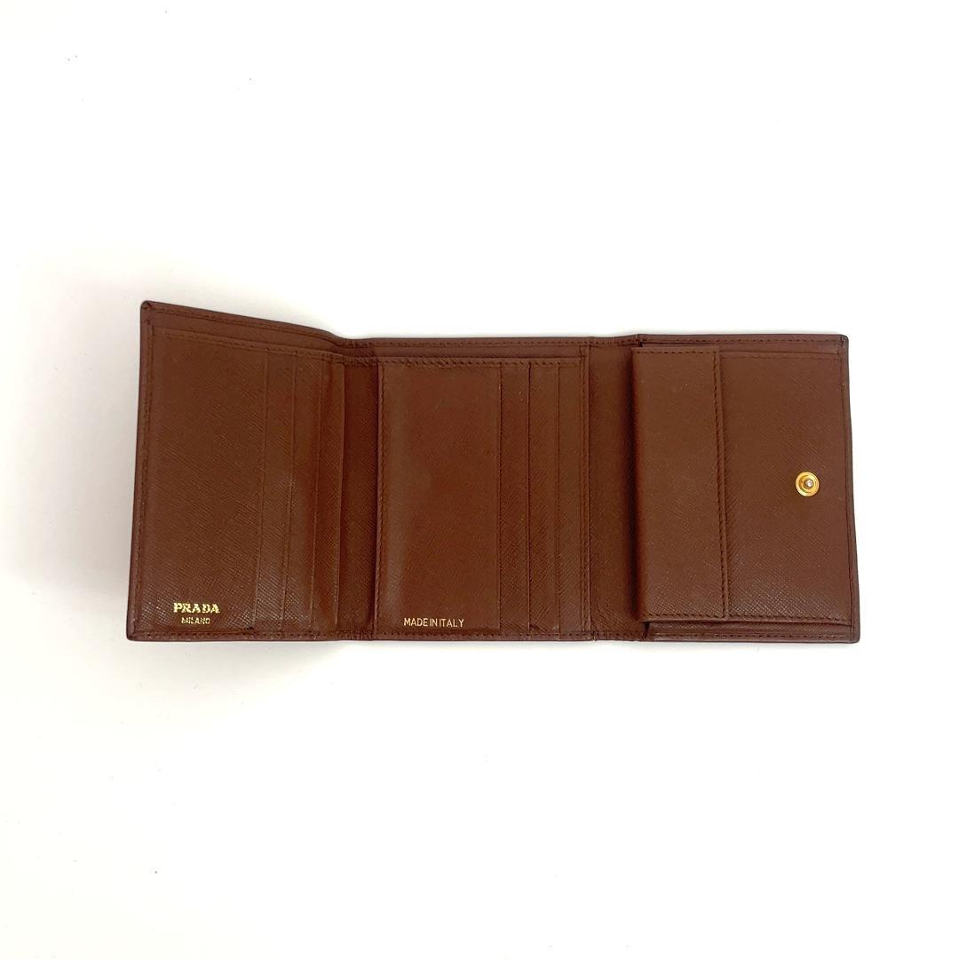 PRADA プラダ サフィア―ノレザー ブラウン 三つ折り 財布 Wallet