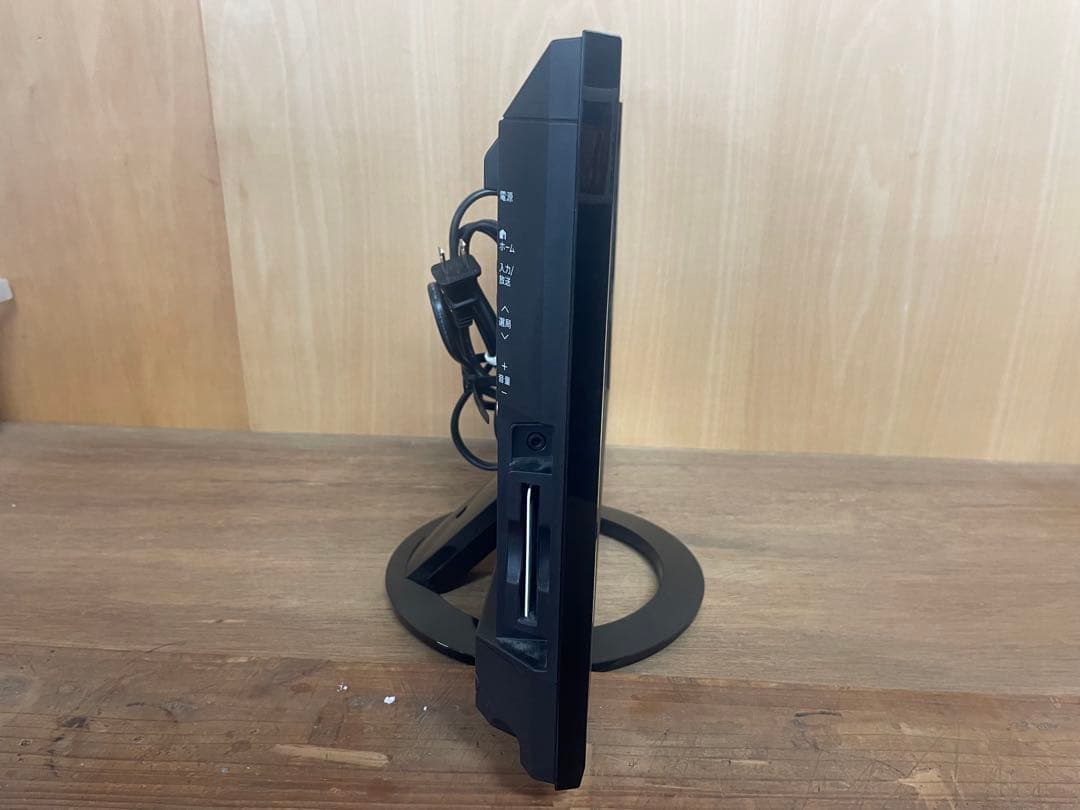 SHARP LC-19K40 19インチ液晶テレビ　美品・リモコン付きです