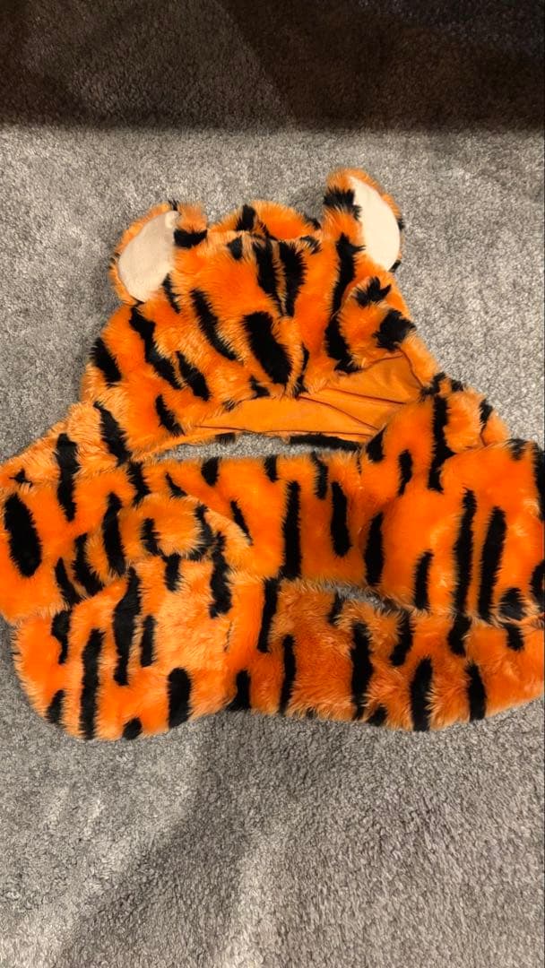 ディズニー　ティガー柄　マフラーキャップ