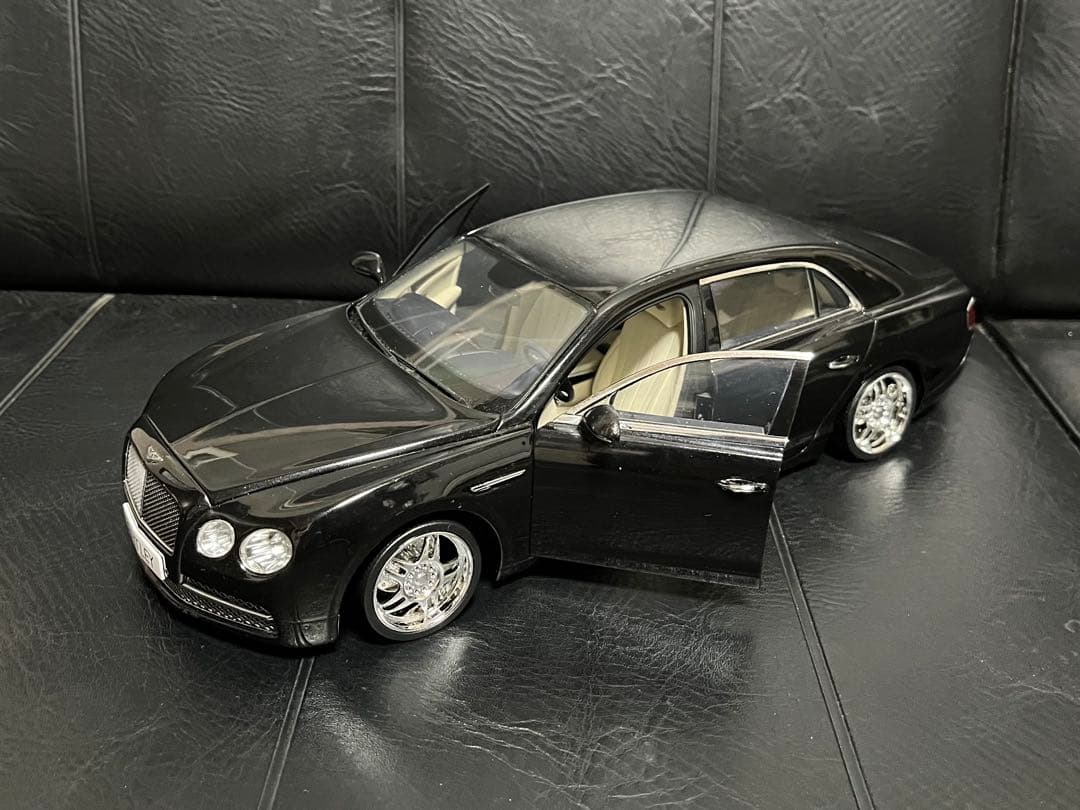 ベントレー　フライングスーパー　1/18