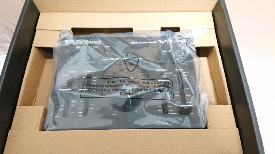 Roland ローランド ボイストランスフォーマー VT-4 ボイスチェンジャー