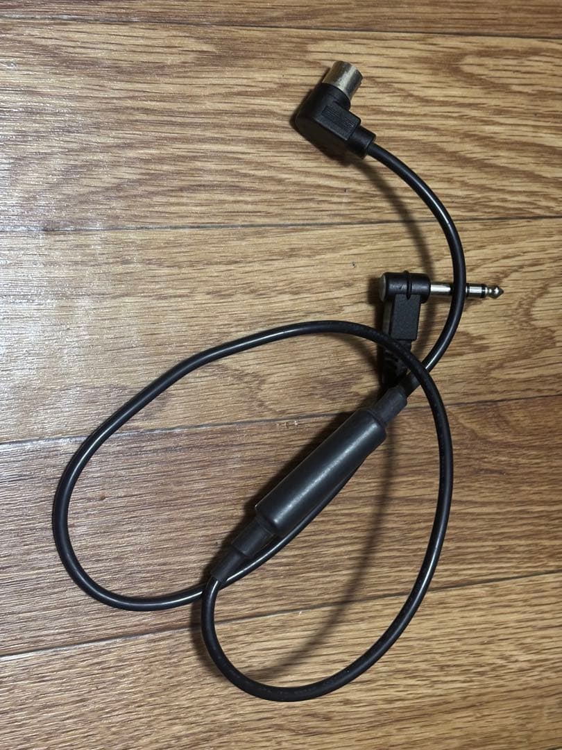 Strymon side ※専用TRS変換 MIDIケーブル付