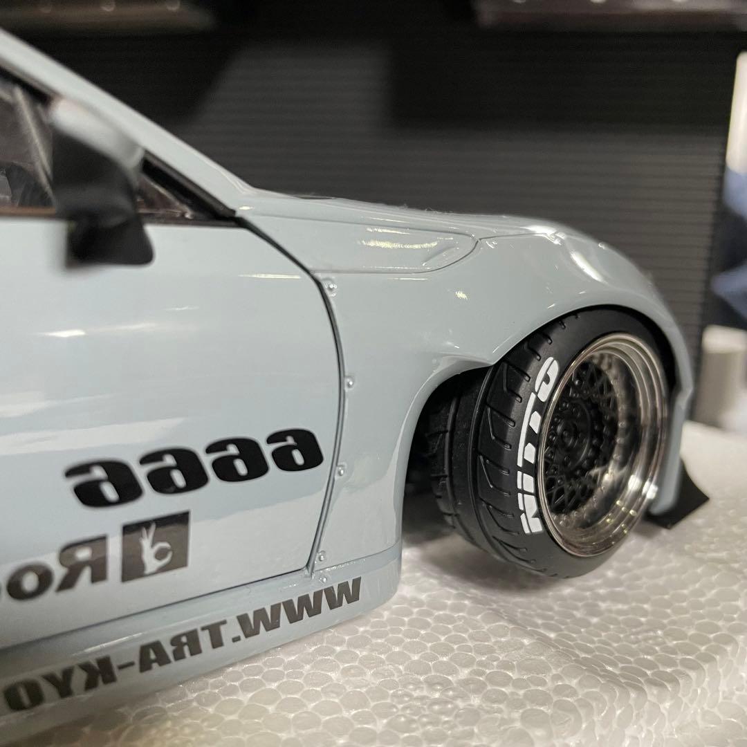 未展示品オートアー1/18ロケットバニー86コンクリート・グレーブラックホイール