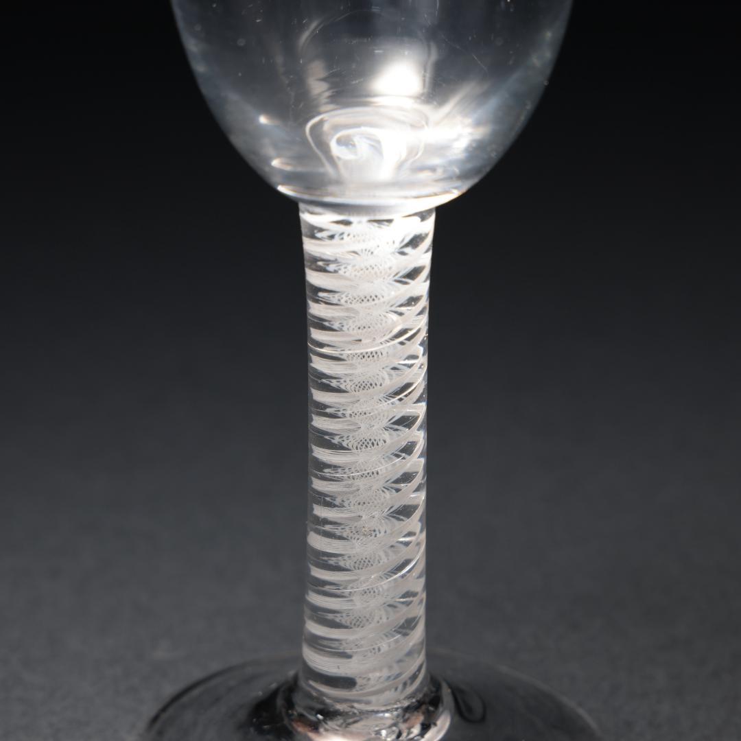 アンティークグラス　オペーク（乳白色）ツイストステム　ゴブレットR1543ダI