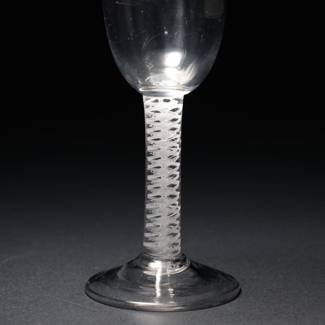 アンティークグラス　オペーク（乳白色）ツイストステム　ゴブレットR1543ダI