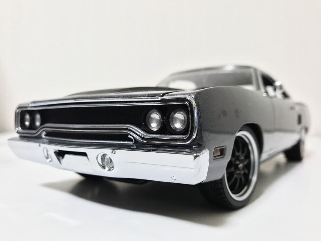 GMP/'70 Plymouthプリムス RoadRunner 1/18