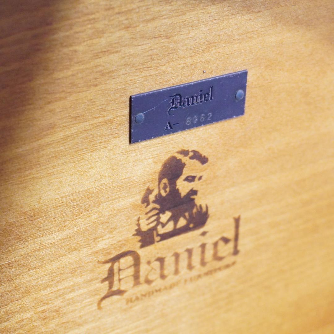 Daniel/横浜ダニエル Leona/レオナ 特注 ラウンドサイドテーブル