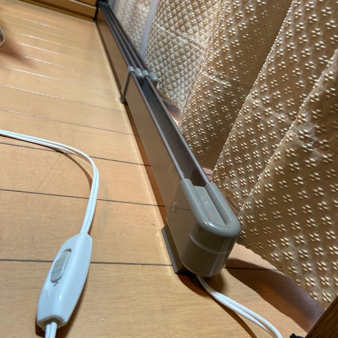 12月16日削除予定　窓際ヒーター （ディノス限定色）幅120～190cm伸縮式