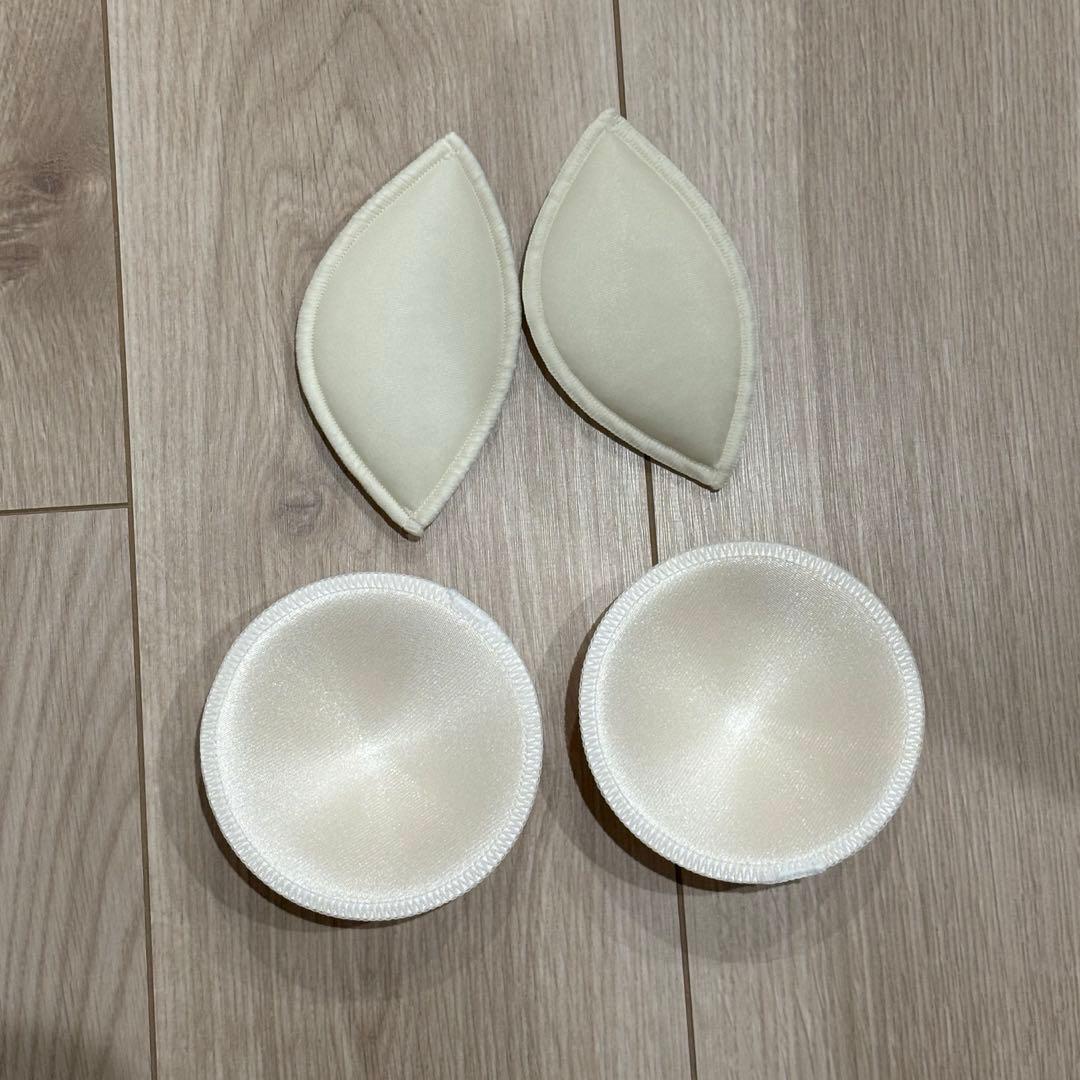 <極美品> ブライダルインナー　バックレスビスチェ　D70