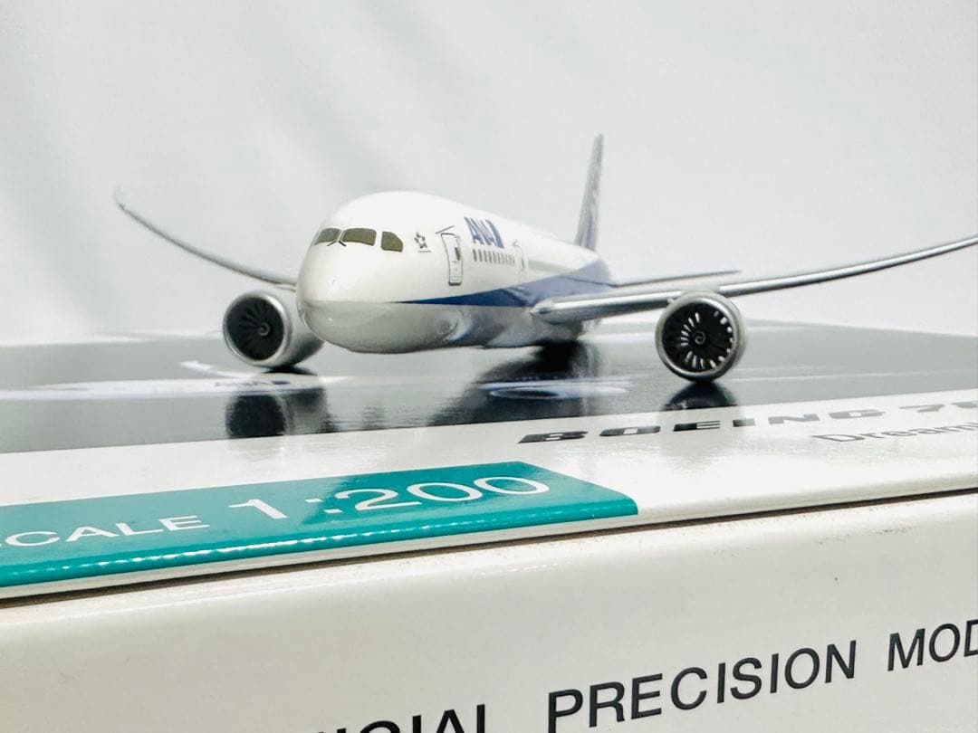 全日空商事 1/200 ANA B787-8 NH20018