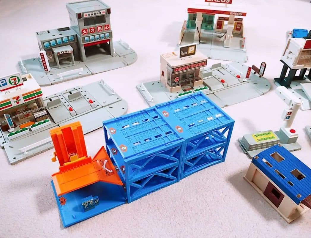 トミカ　トミカタウン　ビルドシティ　セブンイレブン　スシロー　消防署　警察署