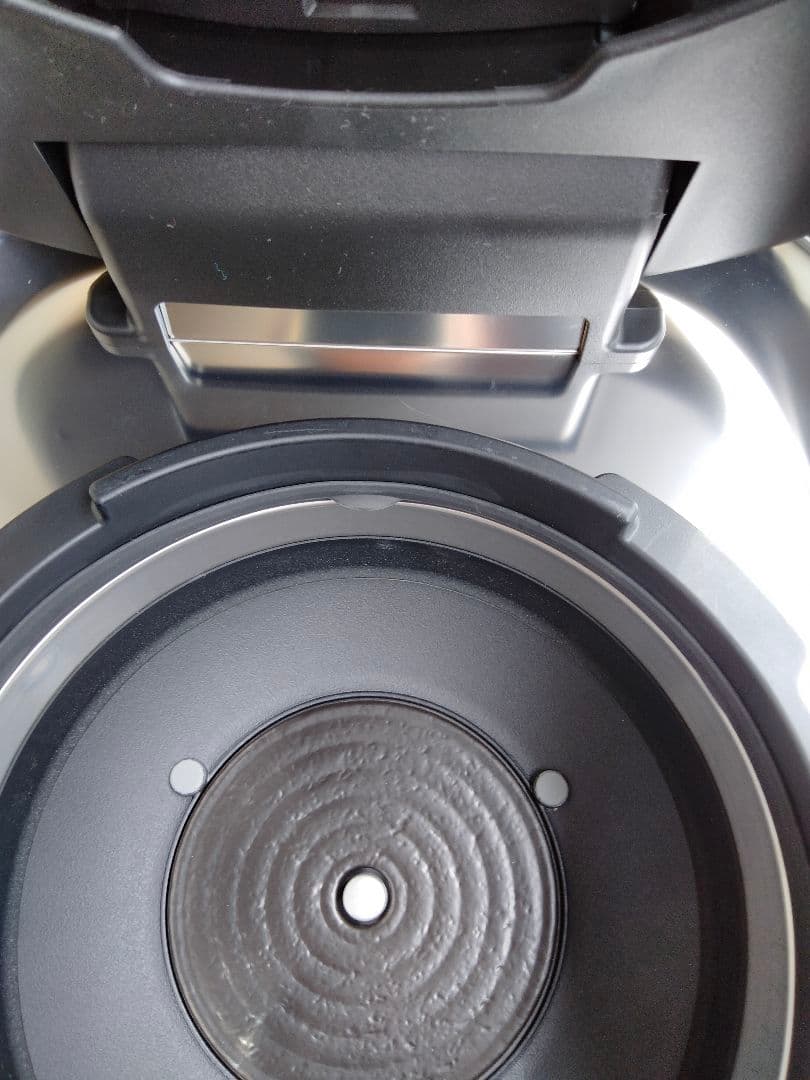 未使用品タイガー炊飯器 3.5合 土鍋圧力IH ブラック JRX-T060KT