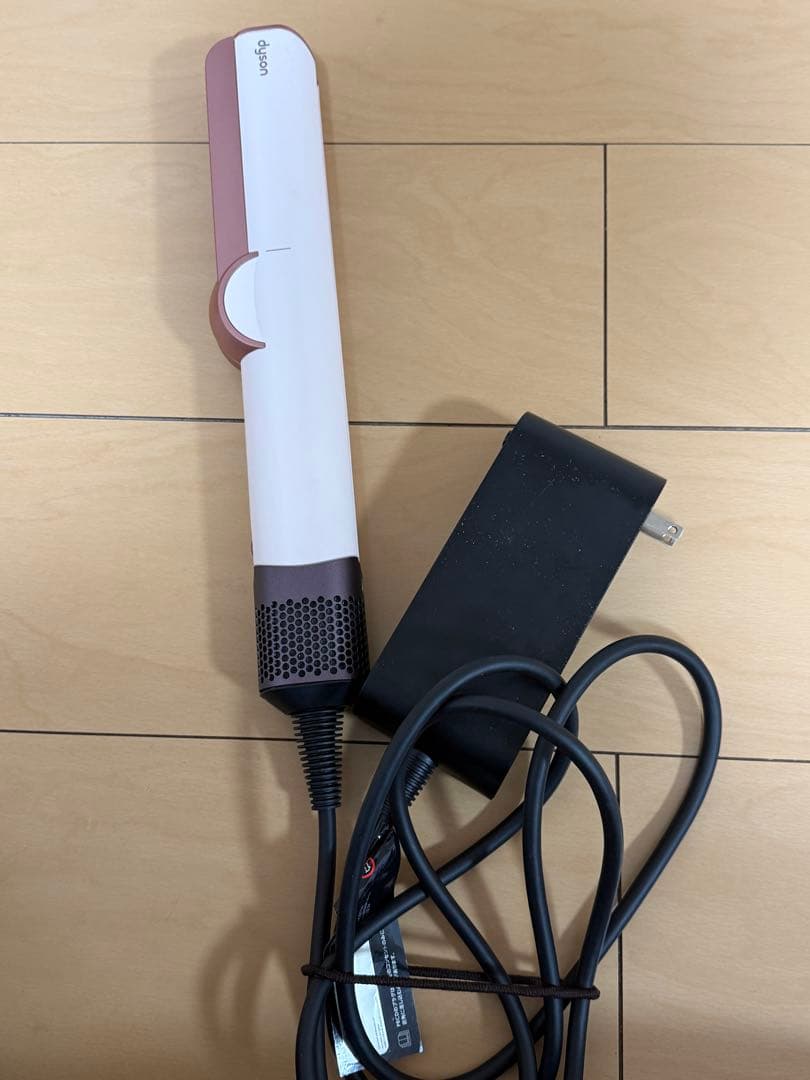 Dyson Airstrait™ストレイトナーさくらチェリー（HT01KP）