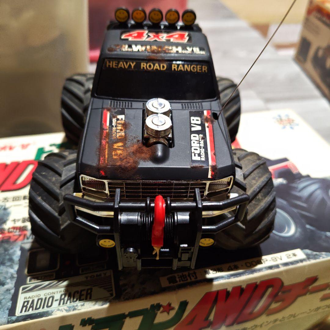 TOMY 4WDラジオレーサー