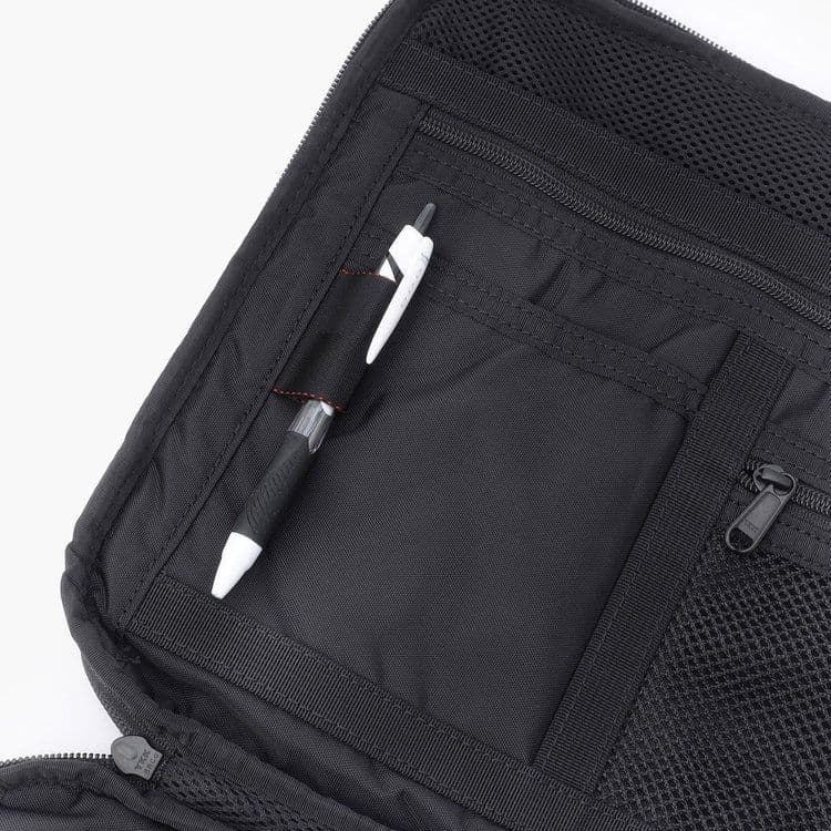 BRIEFING PCケース オリーブグリーン