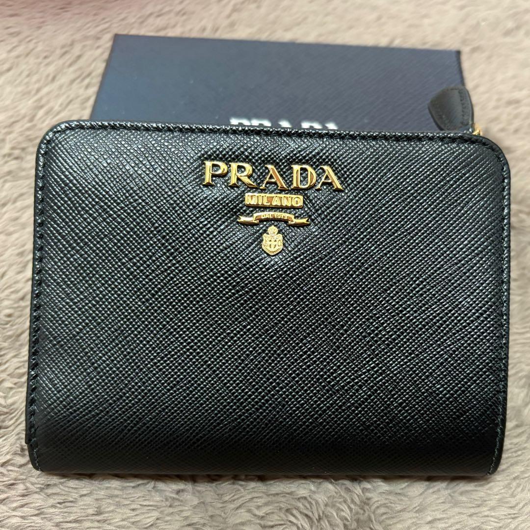 ココ⚫︎PRADA ミニ財布 サフィアーノレザー L字ファスナー