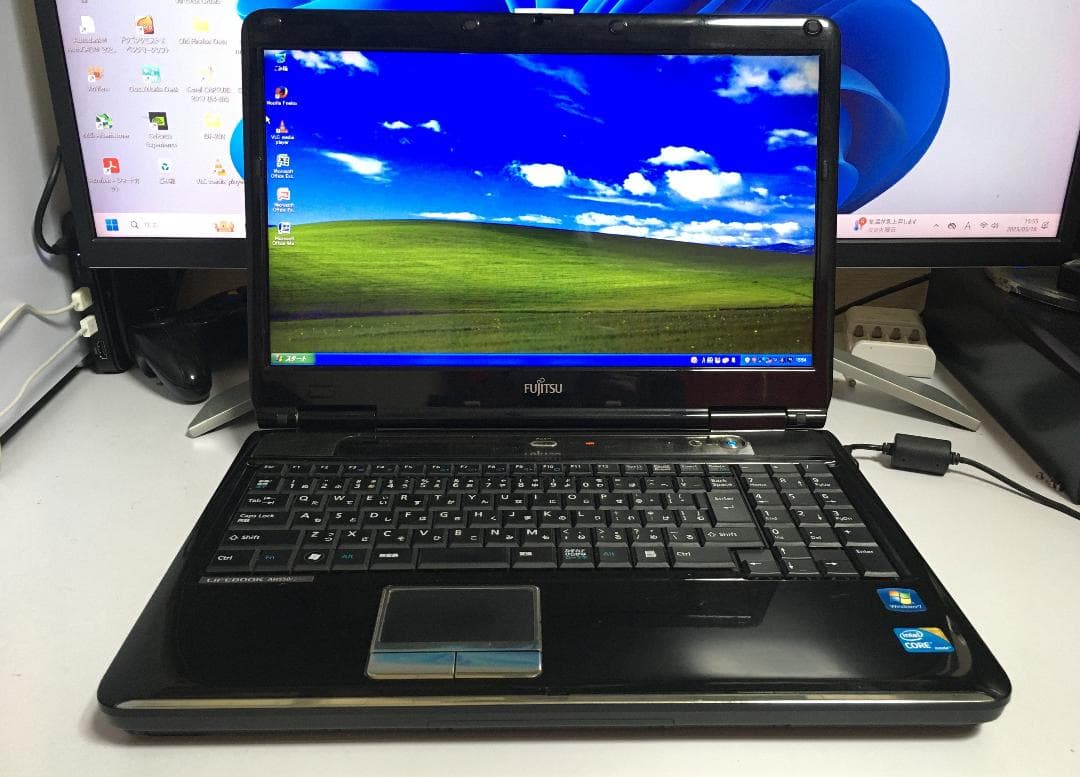 富士通 LIFEBOOK AH AH550/3AT WindowsXP