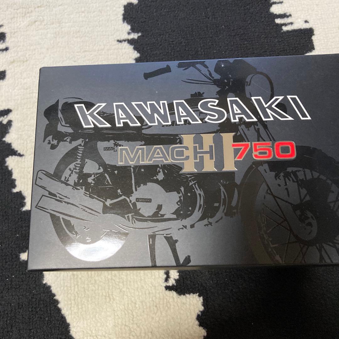 W it's 1/12 Kawasaki MACH Ⅲ 750SS