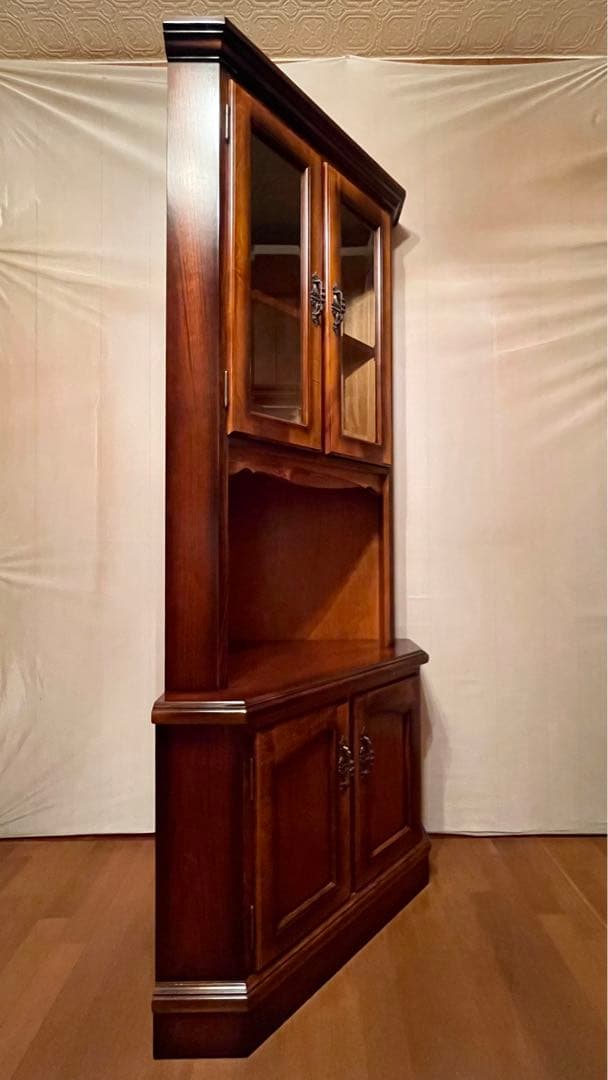 【カリモク】\"コロニアル\" HC3300NK 隅棚 コーナーキャビネット