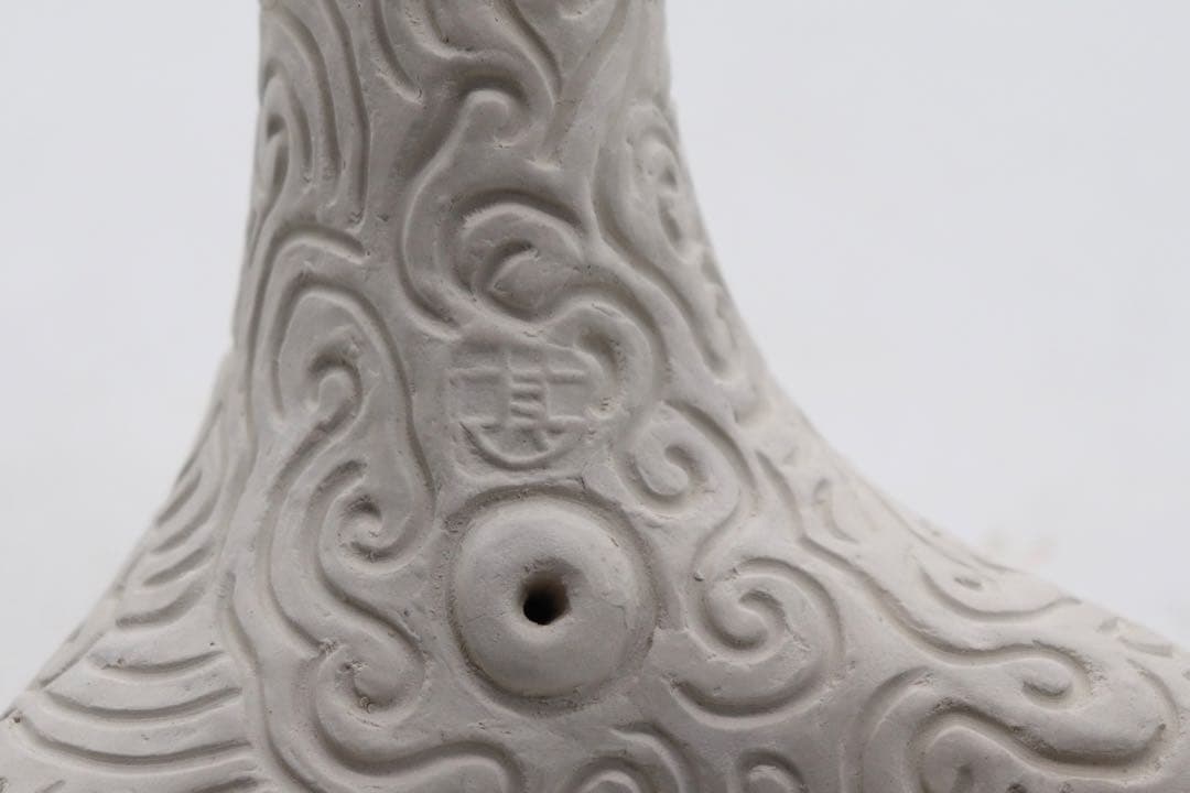 益子焼　オブジェ　坂田甚内作　白陶深甚紋テトラポット　現代の縄文土器250818