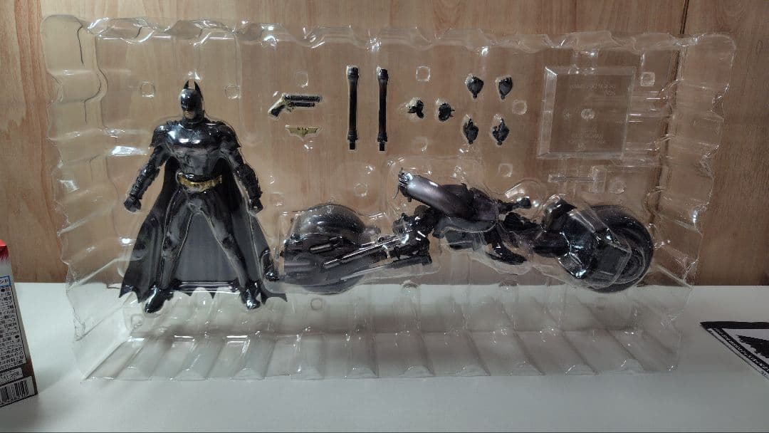 バンダイ　MOVIE REALIZATION バットマン+バットポッド