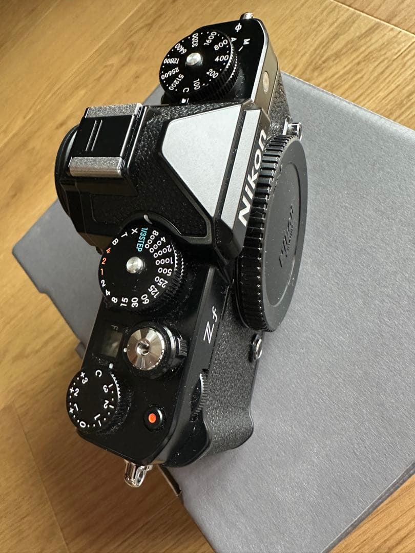 Nikon Z f 一眼レフカメラ 本体と付属品
