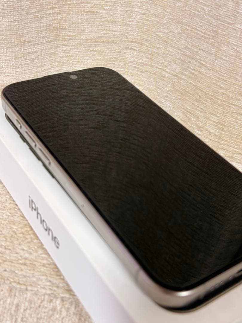 【美品】iPhone15pro 256GBナチュラルチタニウム SIMフリー