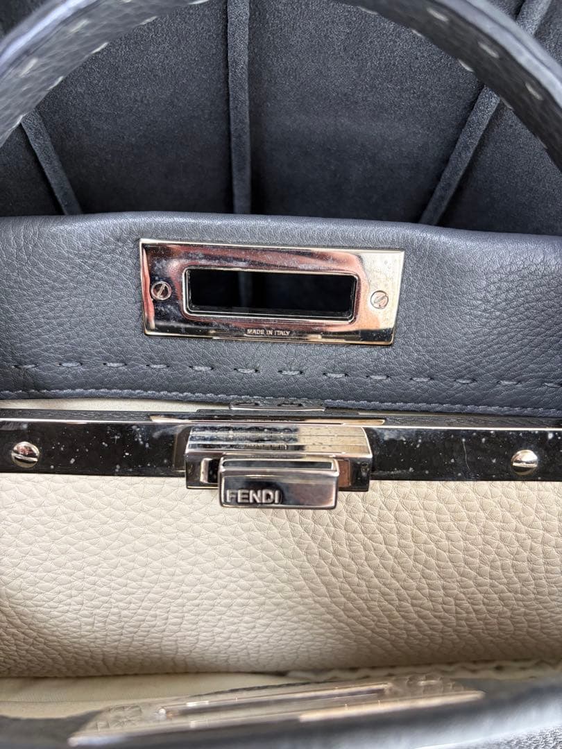 FENDI セレリア ピーカブー ミディアム アスファルトグレー