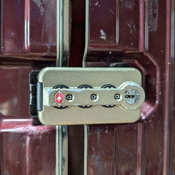 RIMOWA　73㍑　スーツケース　※ステッカー跡多数