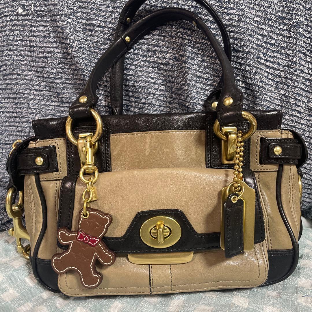 ク*ド様 COACH レザー ハンドバッグ ベージュ クマチャーム付き　ビンテー