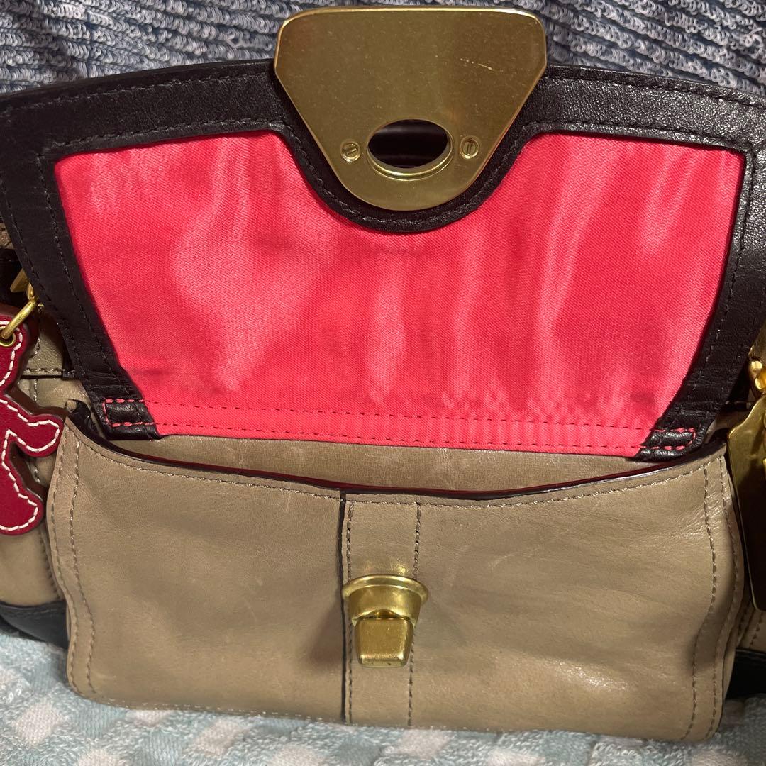 ク*ド様 COACH レザー ハンドバッグ ベージュ クマチャーム付き　ビンテー