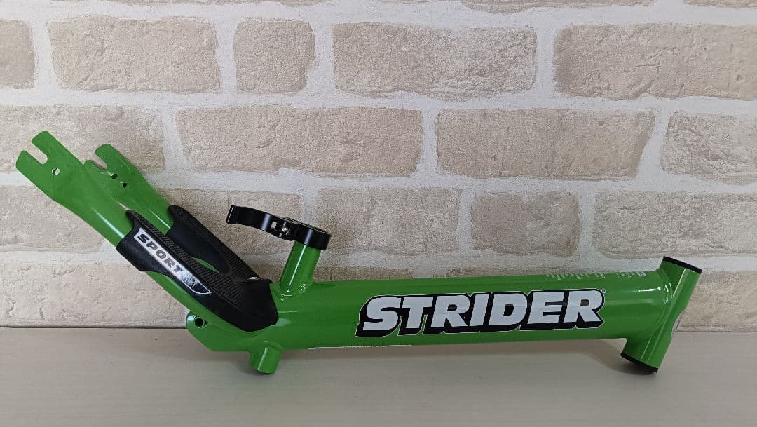珍しい箱付きです！　ストライダー 本体 グリーン