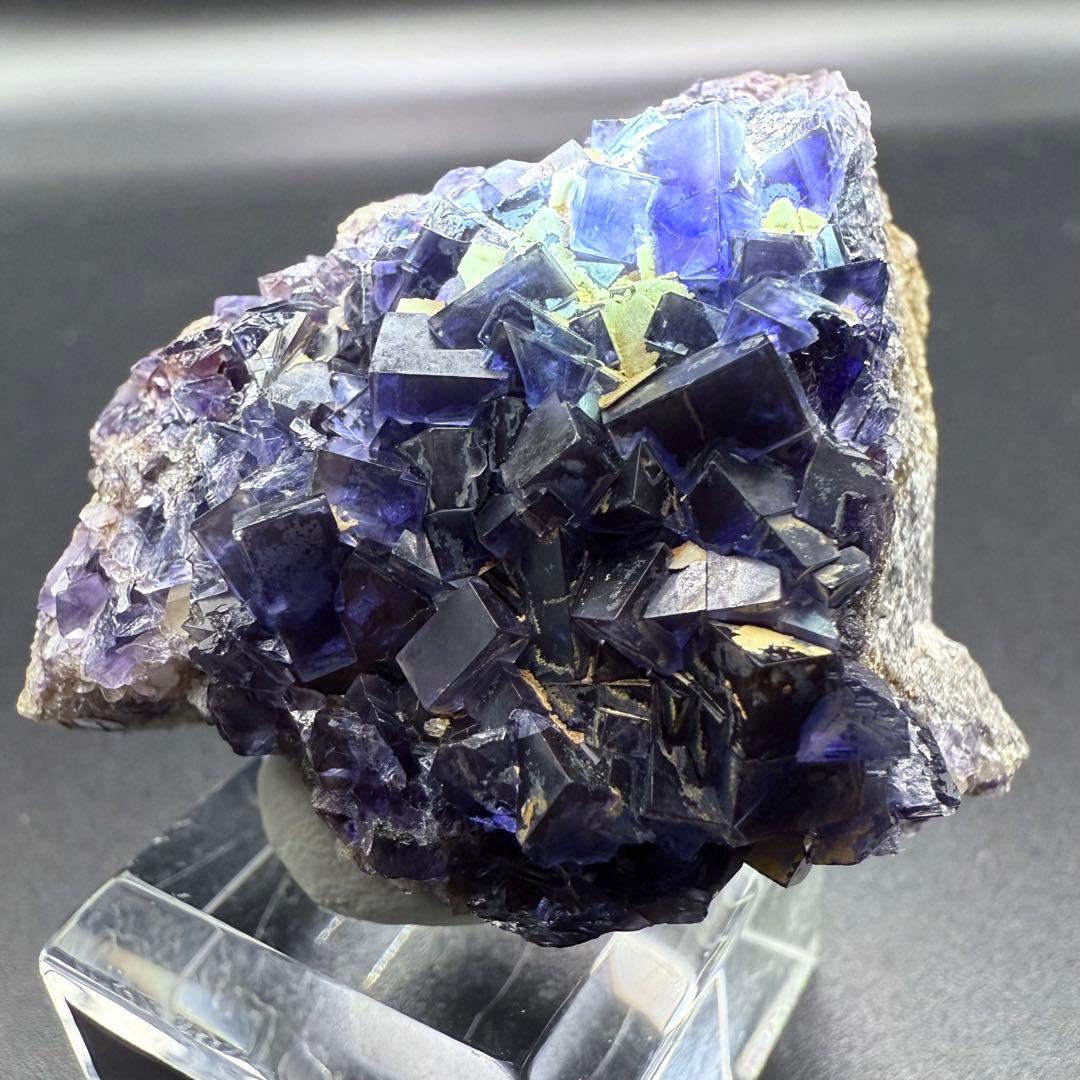 フローライト スペイン DeepBlueHeart Vein産 蛍石 原石 10