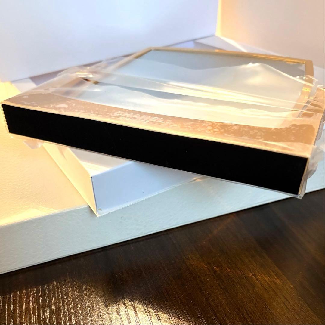 シャネル ノベルティ スタンドミラー ゴールド
