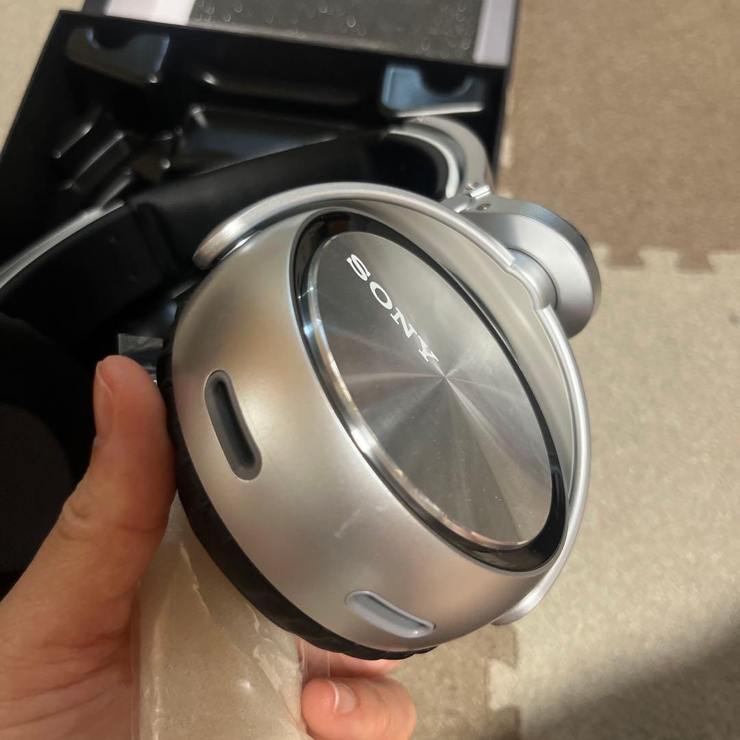 SONY ワイヤレスヘッドホン シルバー