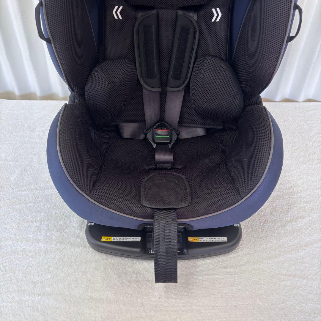 クリーニング済　☆美品☆　アップリカ　フォームフィット　ISOFIX　ネイビー黒