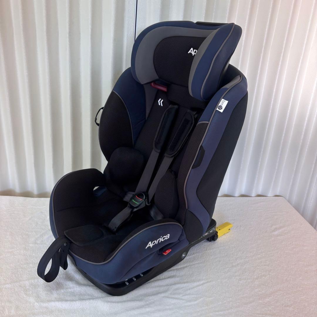 クリーニング済　☆美品☆　アップリカ　フォームフィット　ISOFIX　ネイビー黒