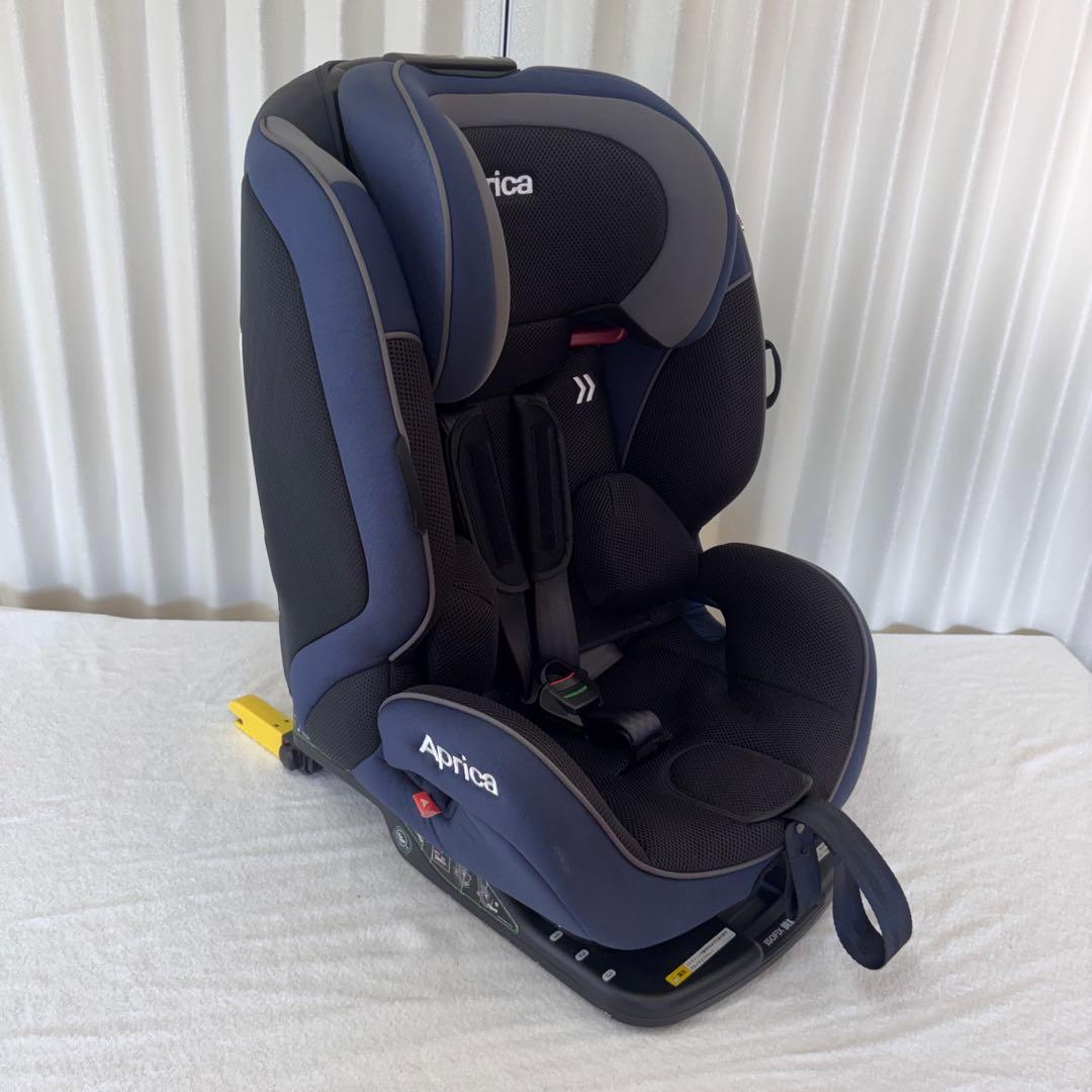 クリーニング済　☆美品☆　アップリカ　フォームフィット　ISOFIX　ネイビー黒