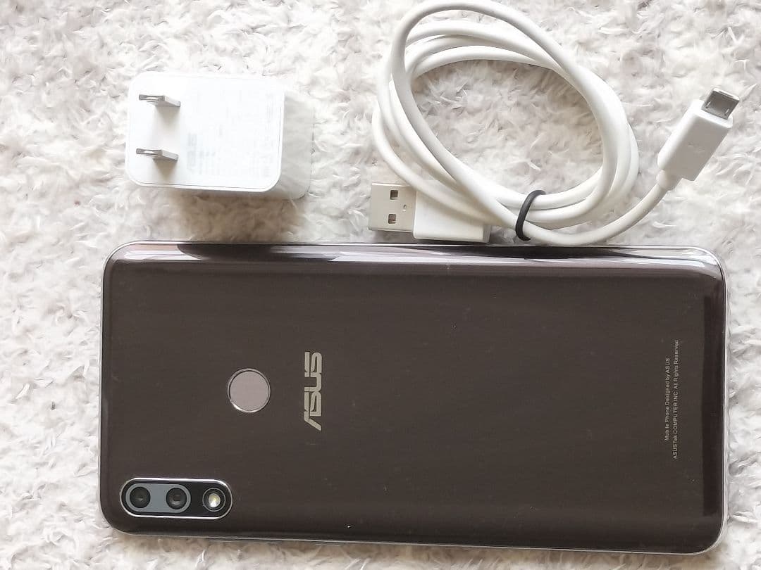 ASUS ZenFoneMAX Pro m2充電器付き