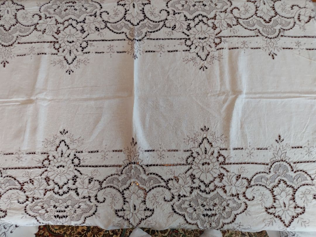 刺繍入りカットワ−クレ−スのロングテーブルクロスビンテージハンドメイド