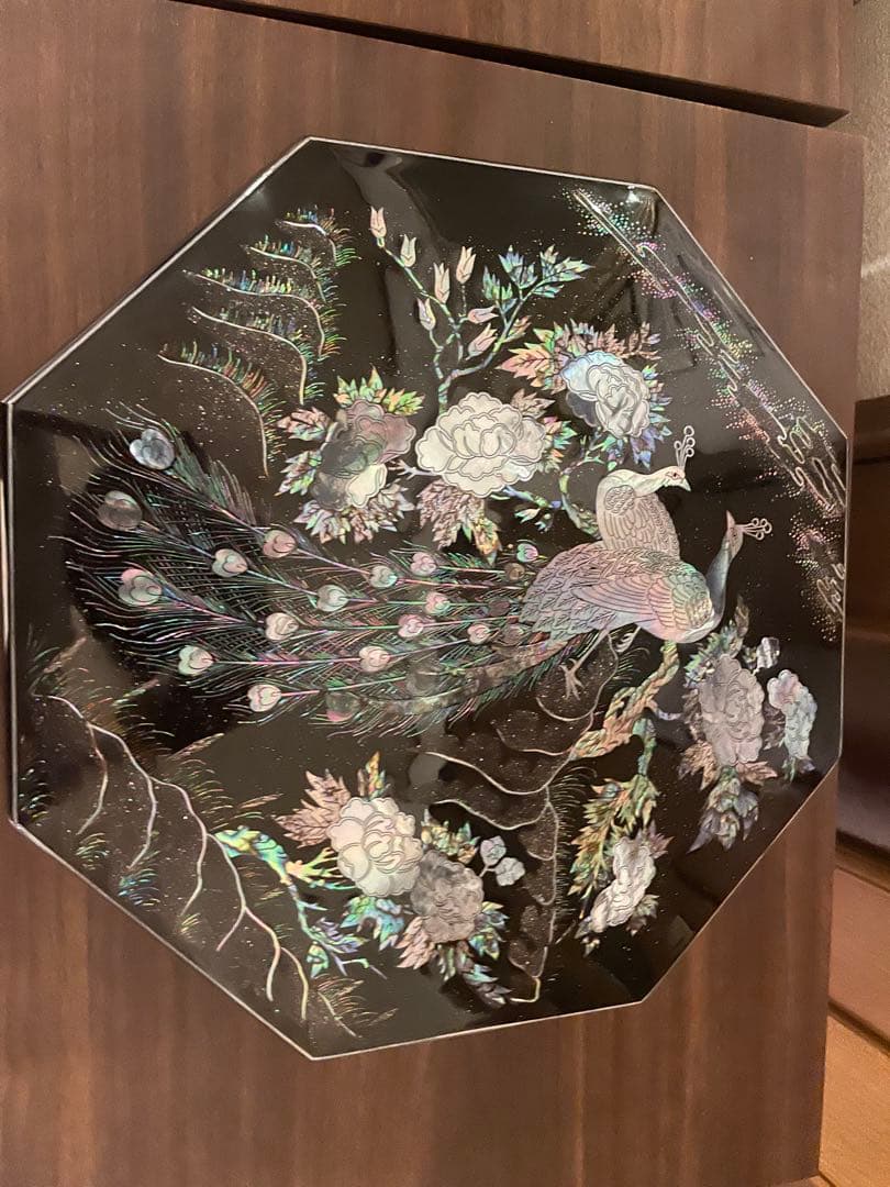孔雀模様の八角形一段重箱　螺鈿細工 八角形 菓子器