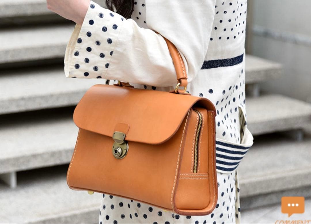 HERZ アオリノハンドバッグ　ショルダーバッグ