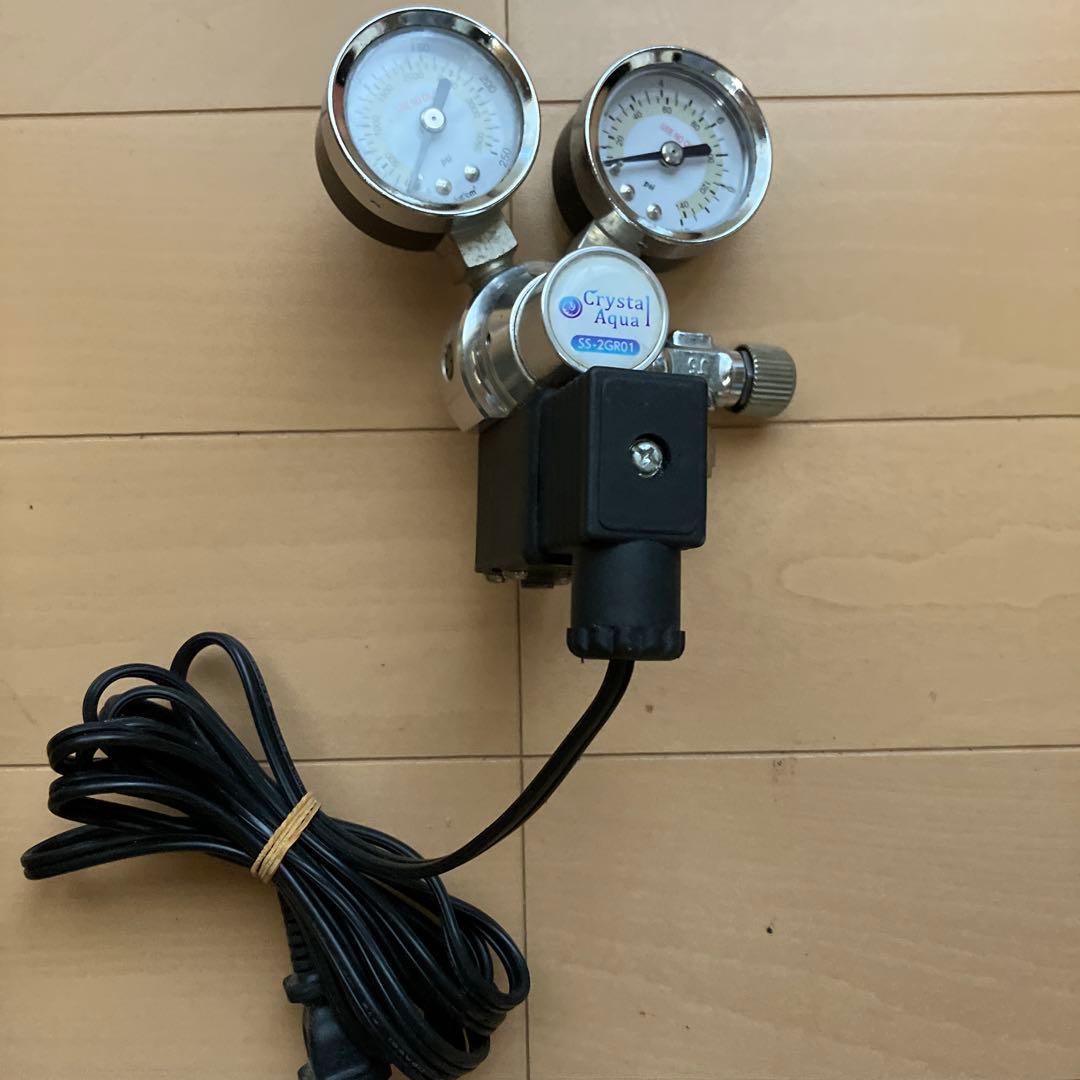 ＣＯ2レギュレターとボンベ