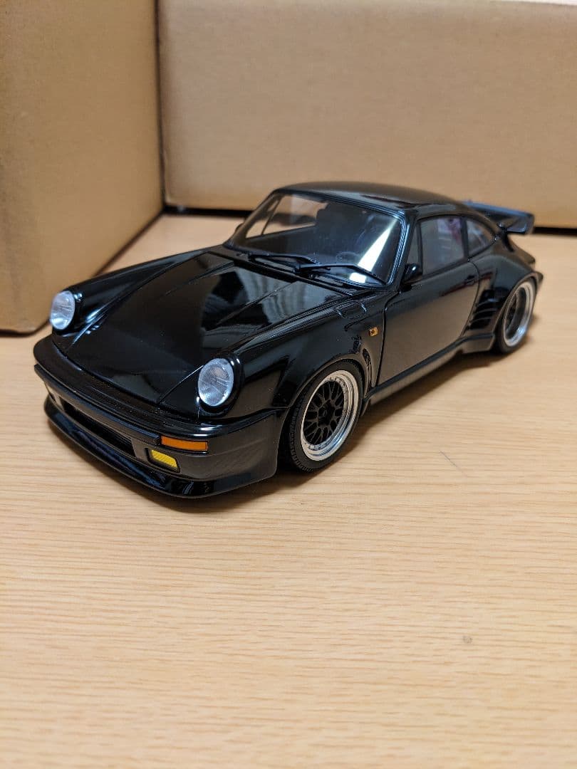オートアート1/18　湾岸ミッドナイト ポルシェ(ブラックバード)