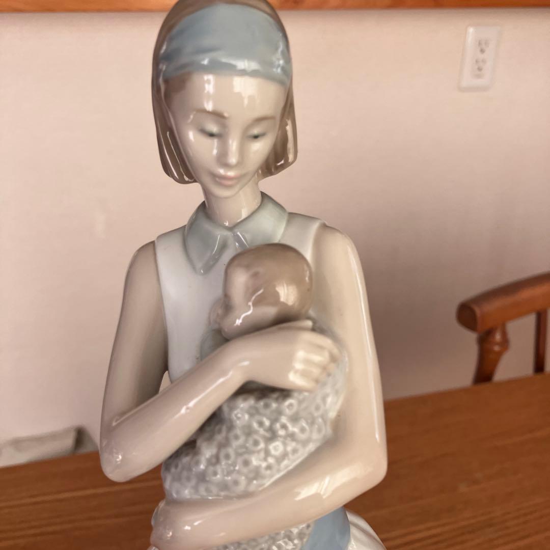 美品　リヤドロ ナオ 置物『大切なベイビー』インテリア